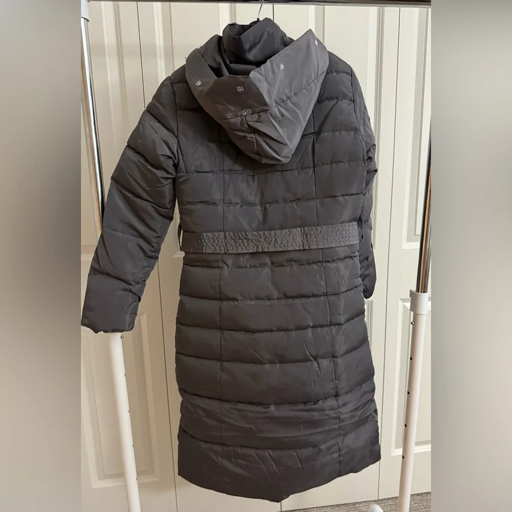 NWT Women's Long Gray Puffer Coat Size L - Picture 3 of 8